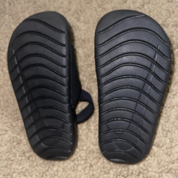 Nike Kawa slides toddler size 8C - Picture 2 of 2